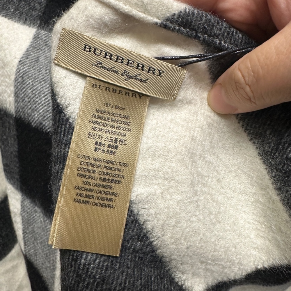 NWT! Rare! Burberry Women's Half Mega Cashmere Cape Wrap Shawl In Nature White - Picture 6 of 10